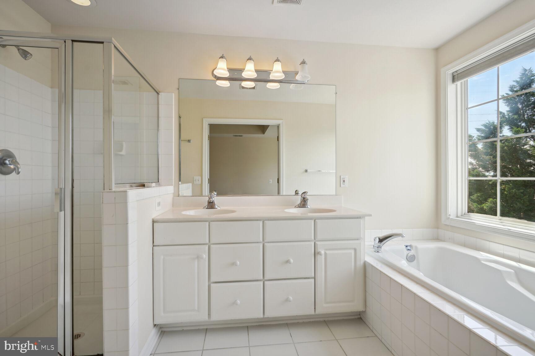 JAPONICA - Residential Lease