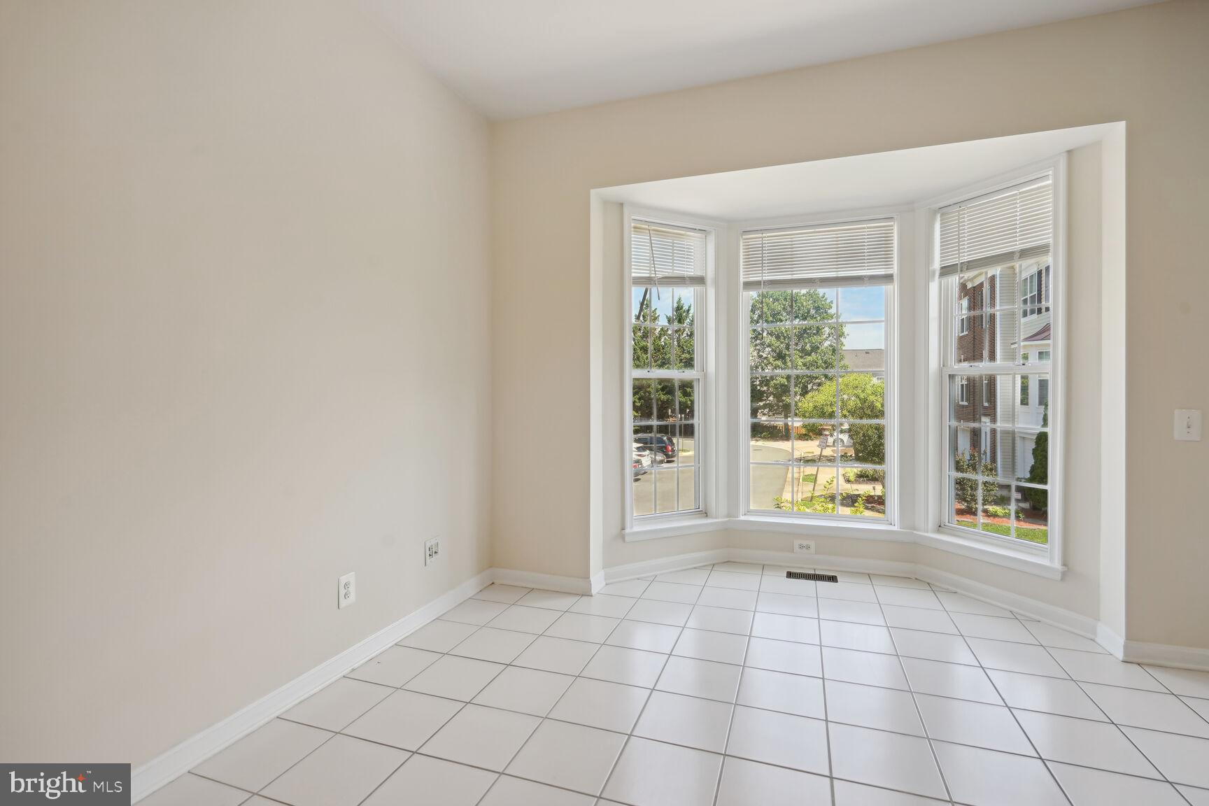 JAPONICA - Residential Lease