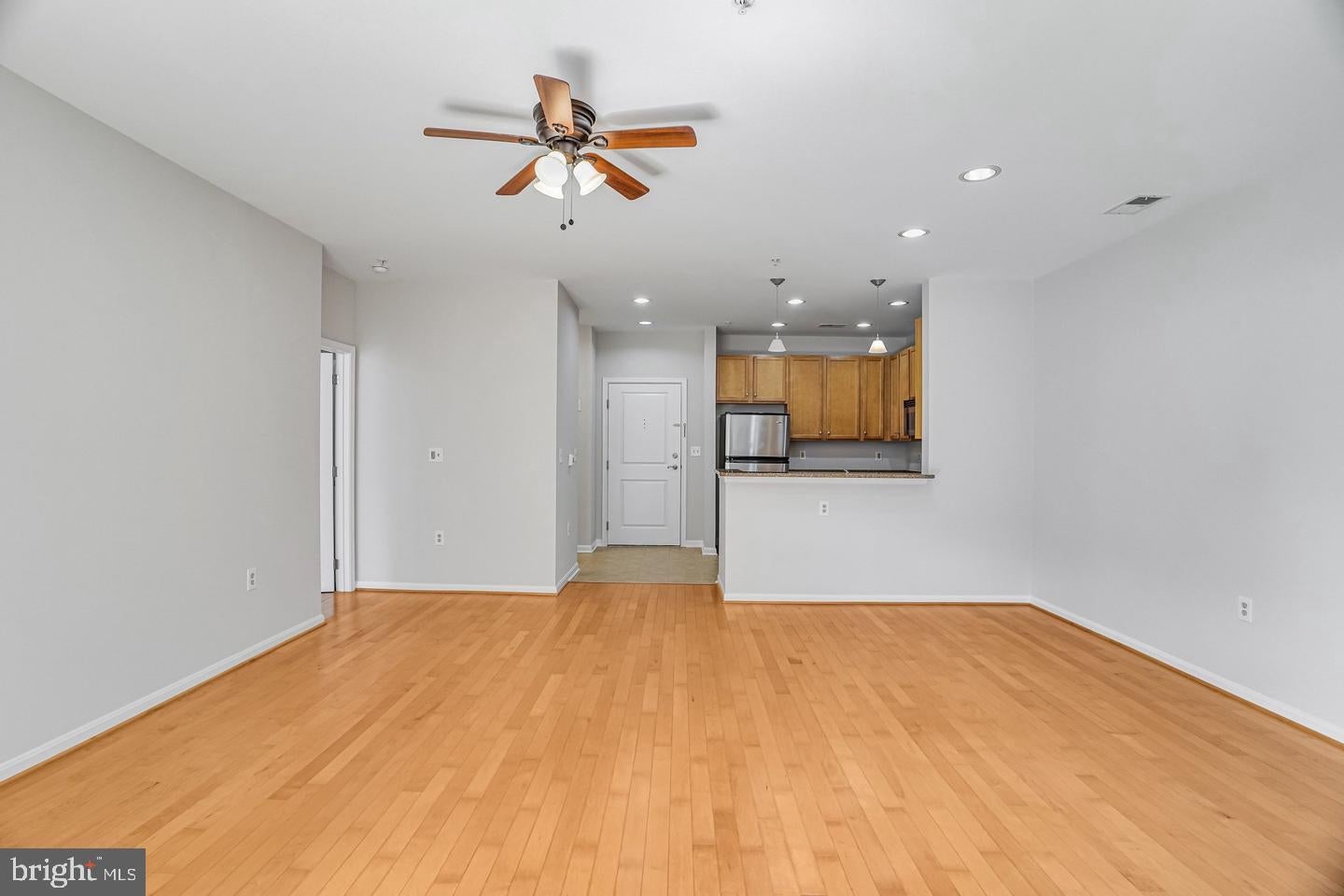 2655 PROSPERITY AVENUE 201