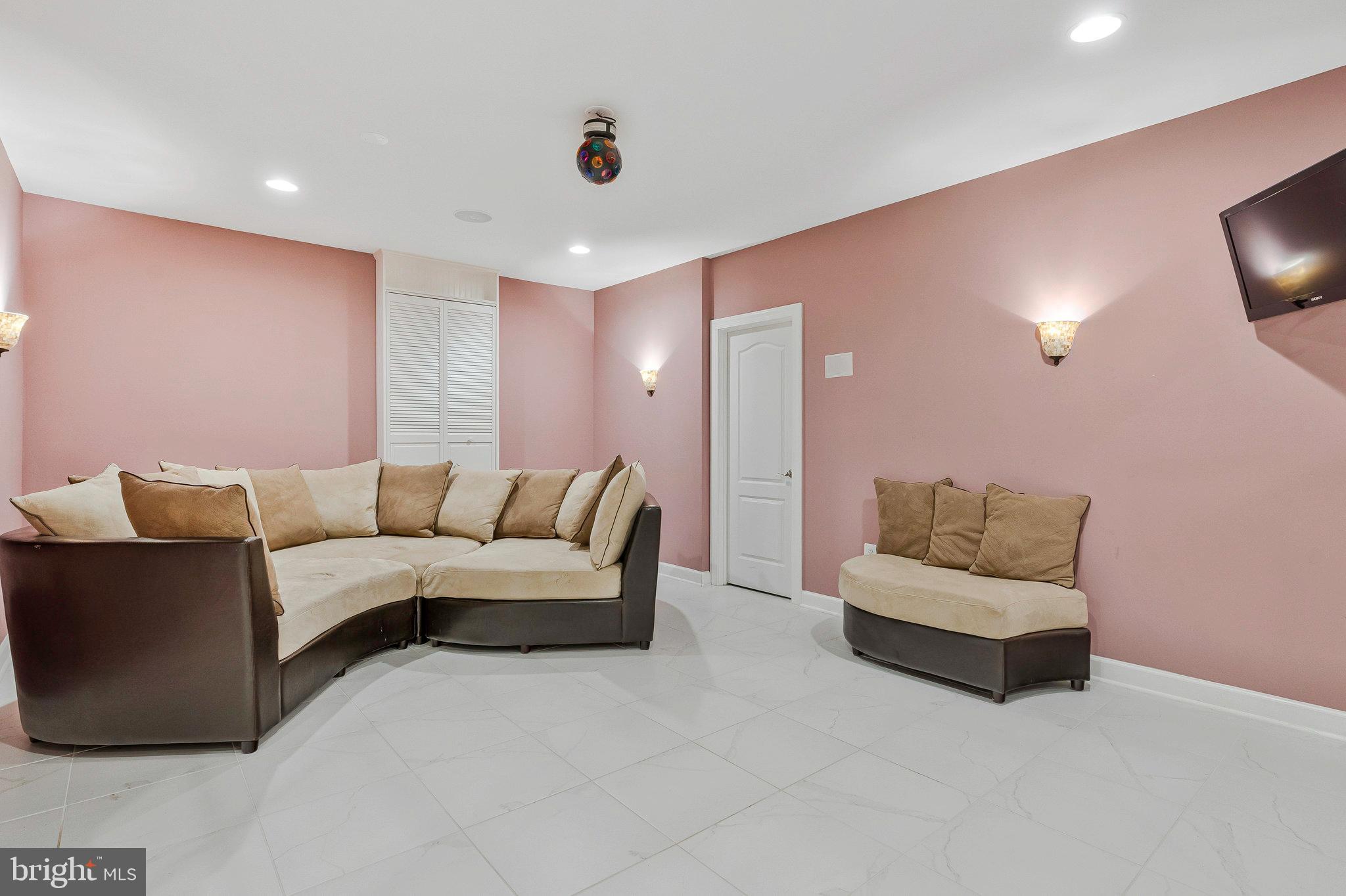 PMW FARMS - Residential