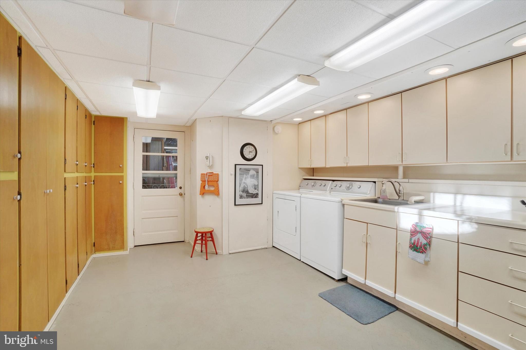 LEADER HEIGHTS - Residential