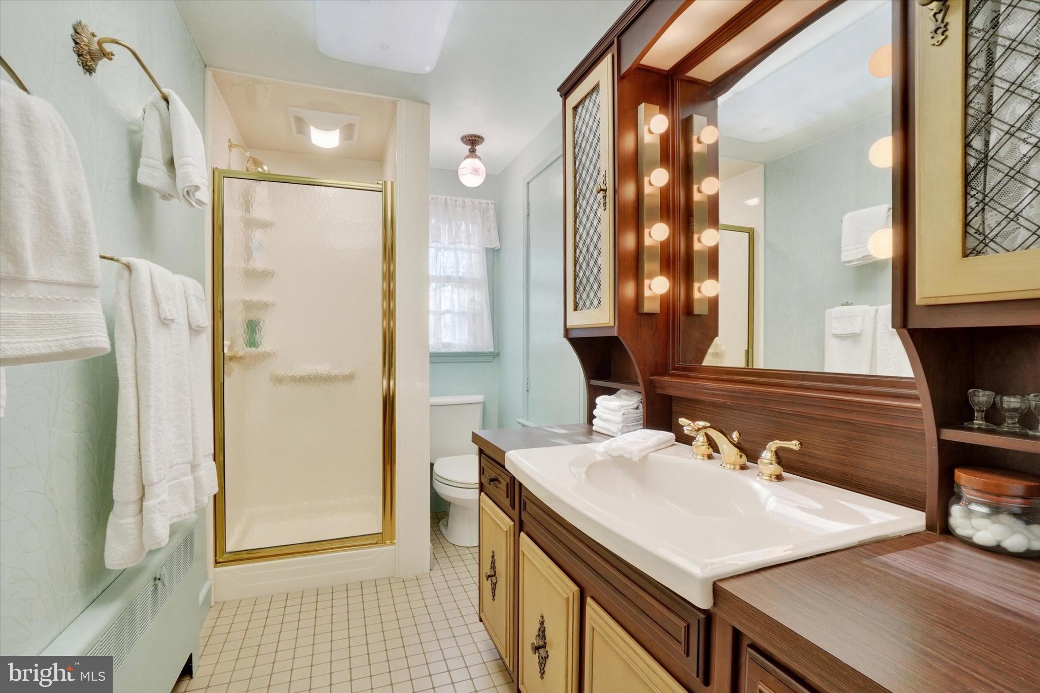 LEADER HEIGHTS - Residential