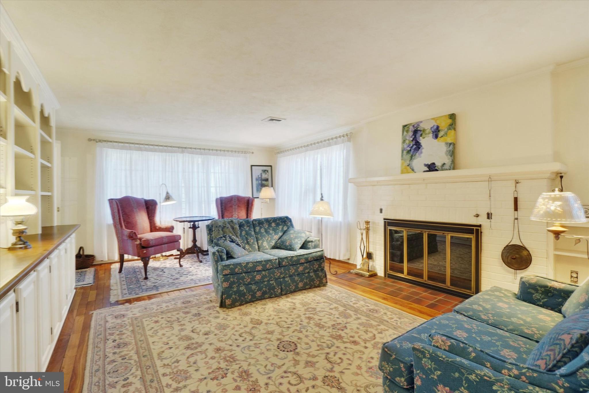 LEADER HEIGHTS - Residential