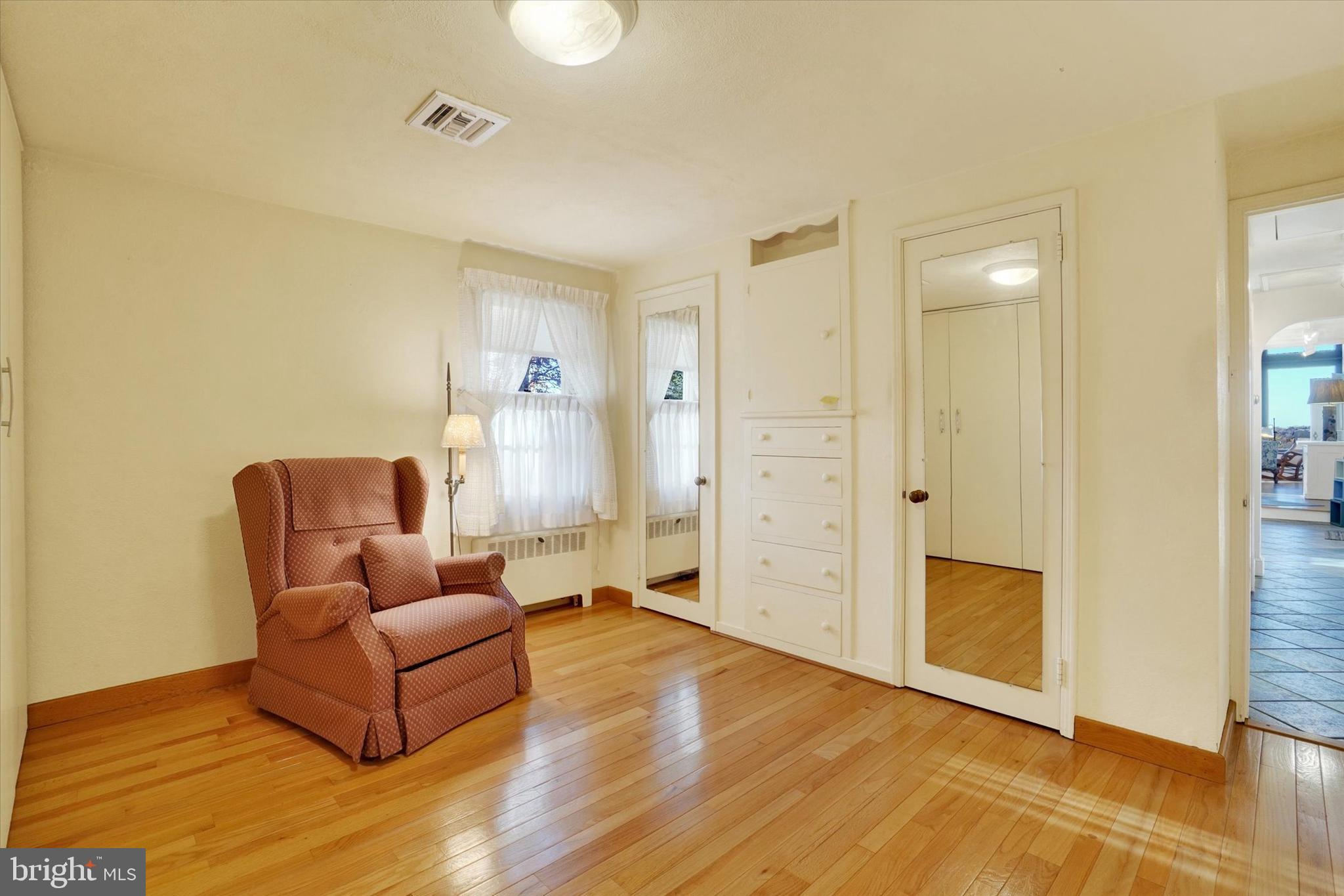 LEADER HEIGHTS - Residential