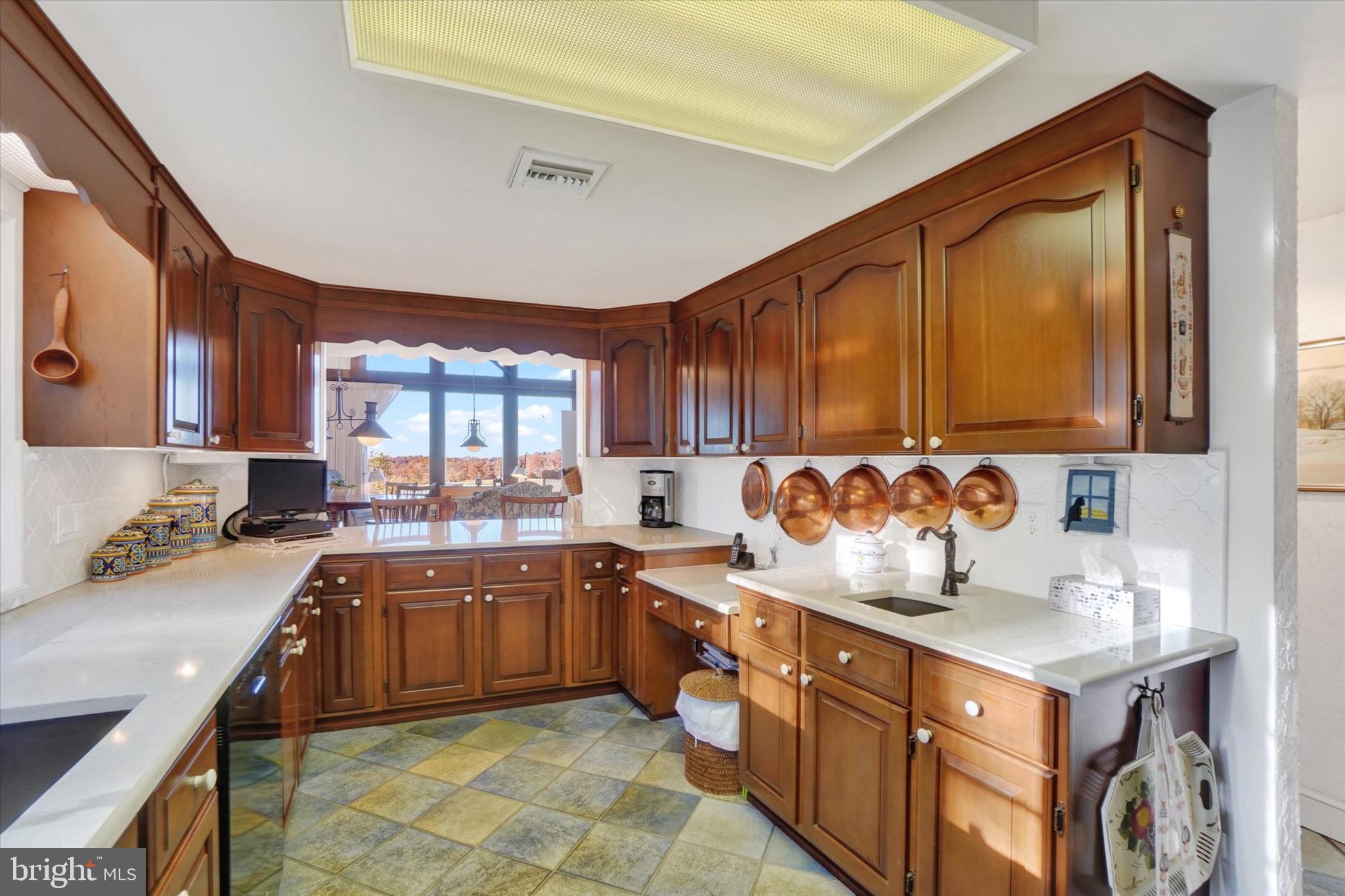 LEADER HEIGHTS - Residential