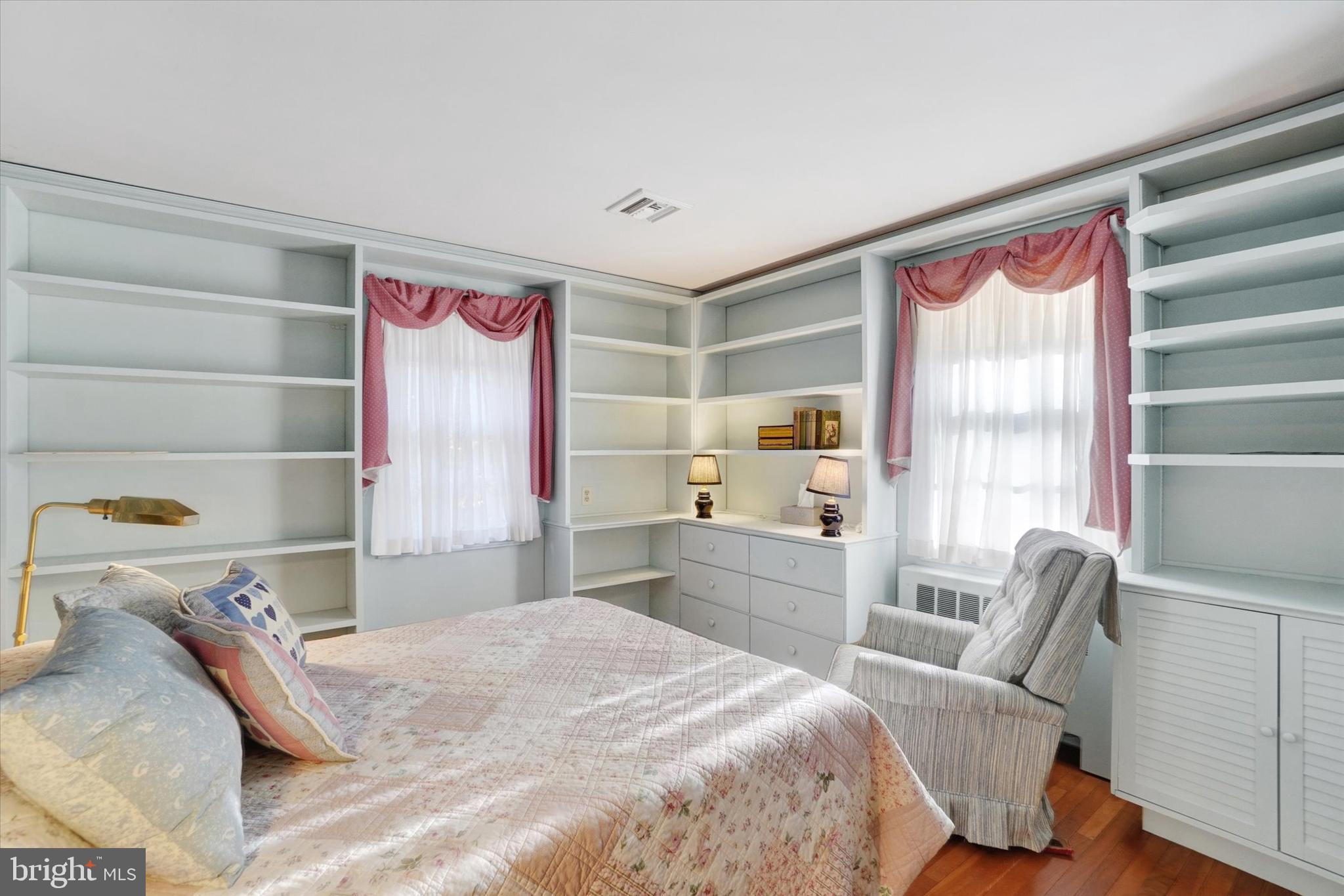 LEADER HEIGHTS - Residential