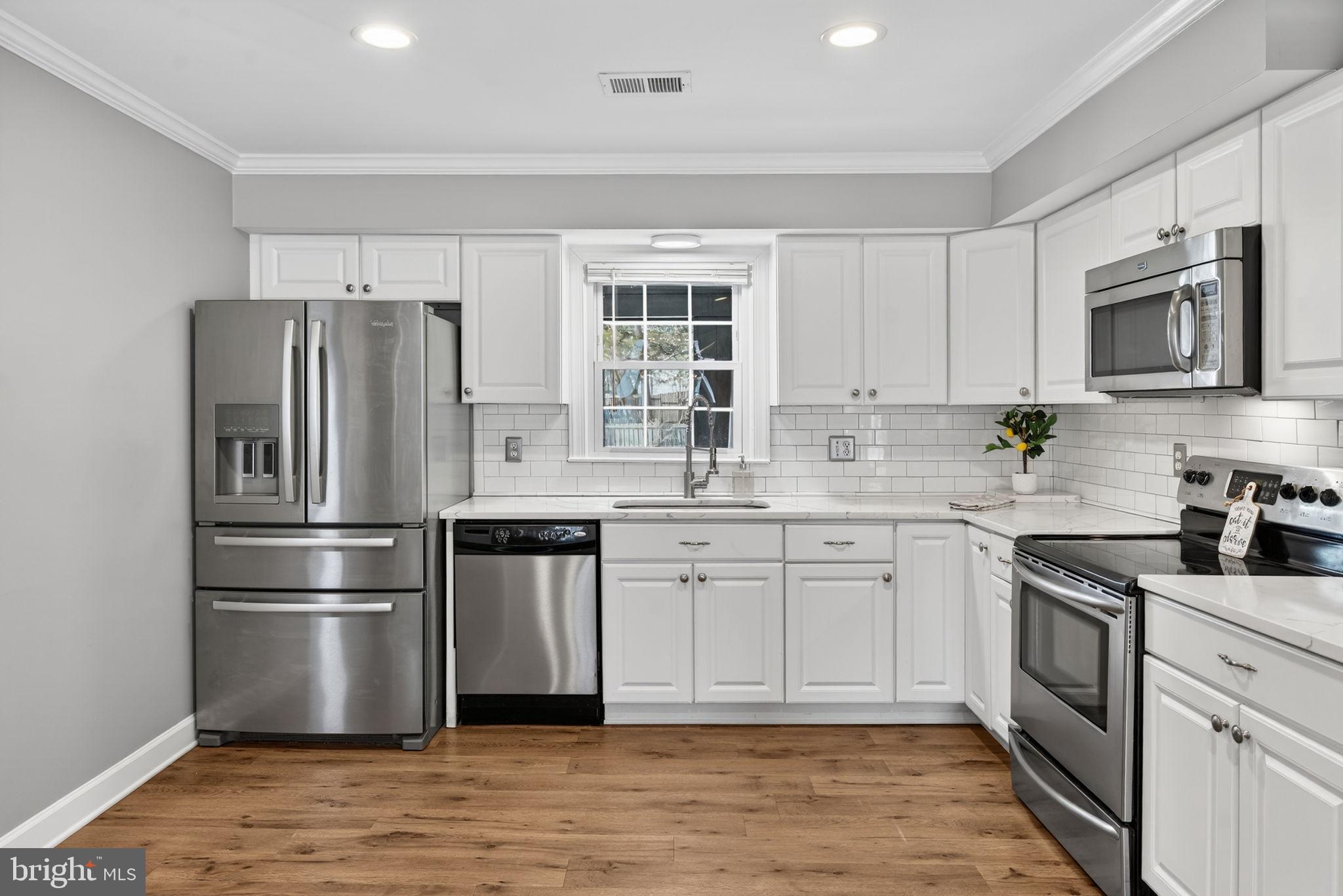 WARR LAKES - Residential