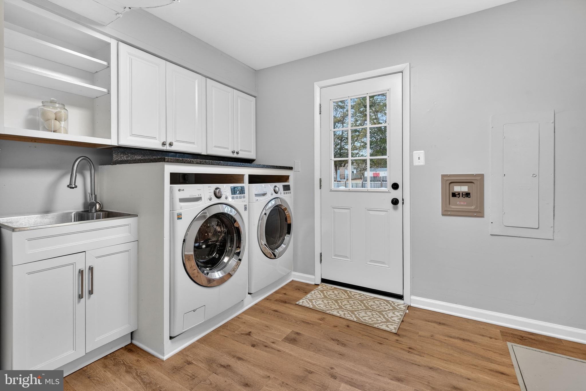 WARR LAKES - Residential