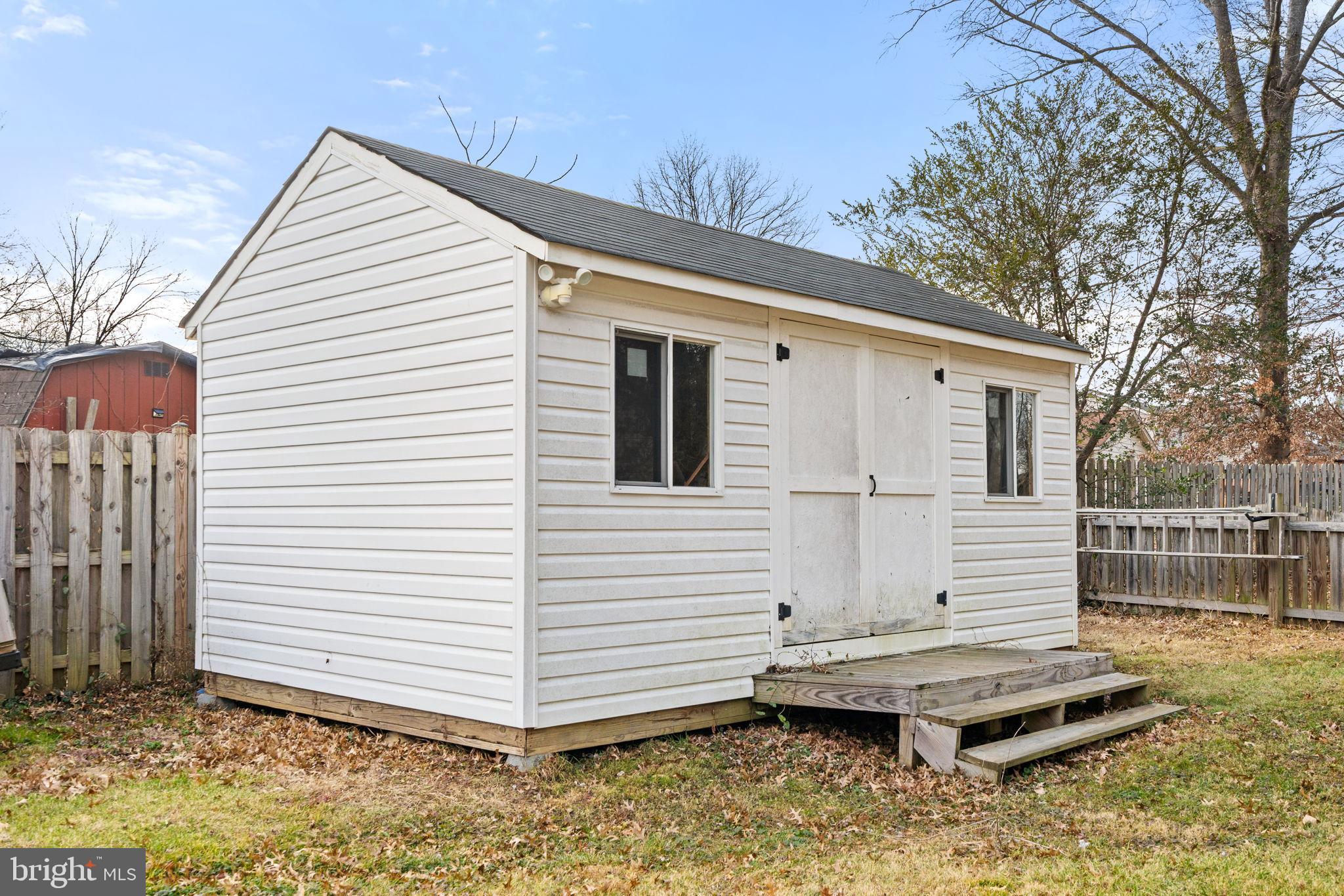 WARR LAKES - Residential