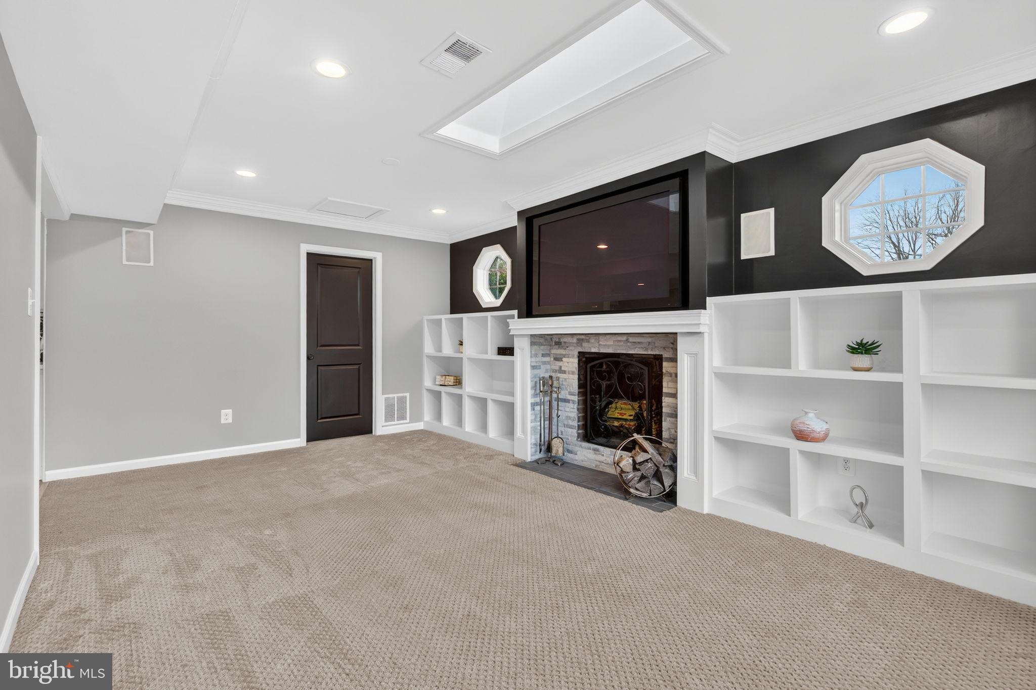 WARR LAKES - Residential