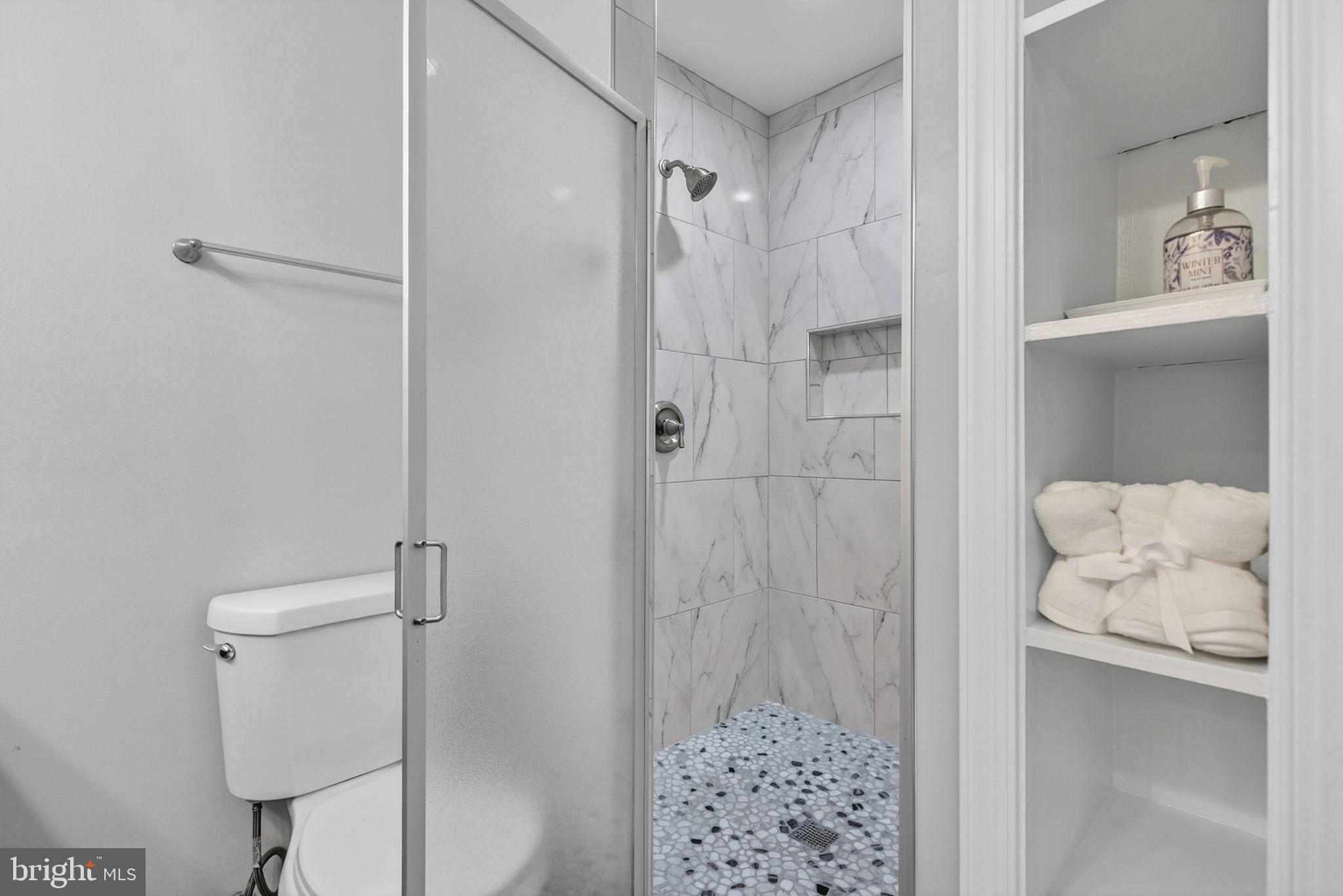 WARR LAKES - Residential