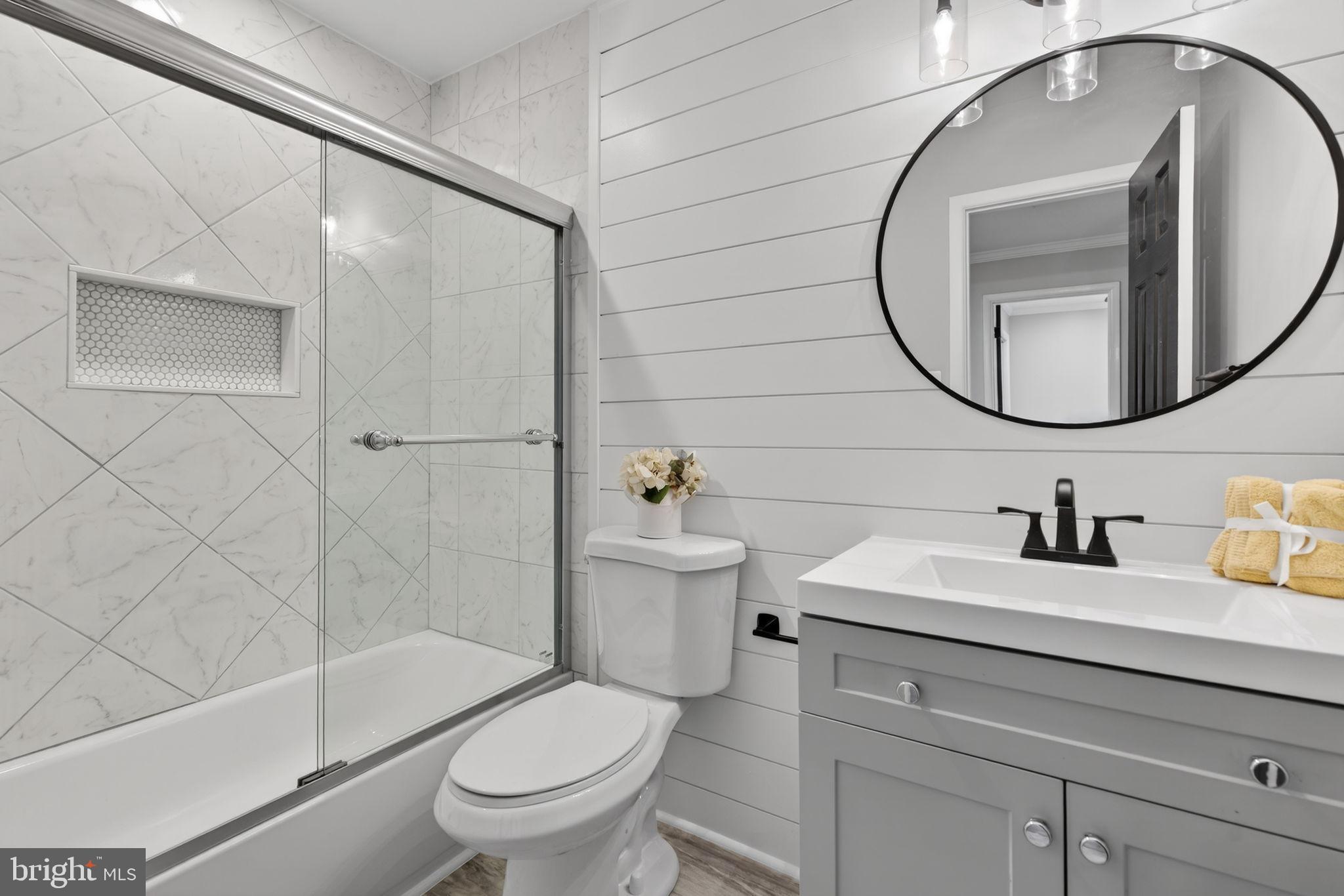 WARR LAKES - Residential