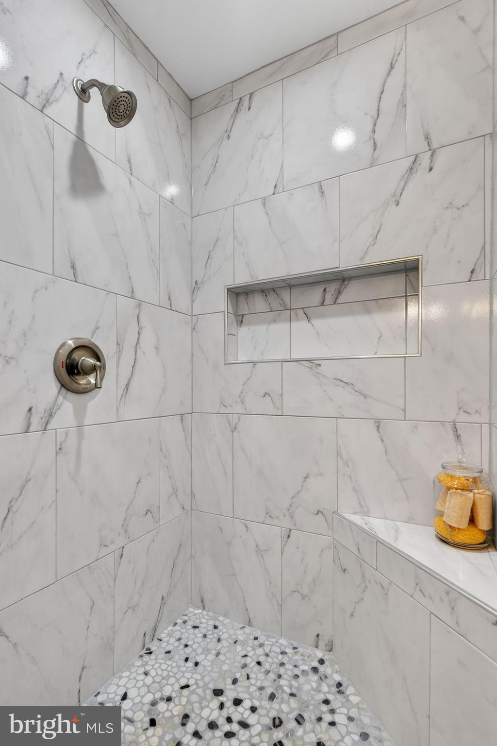 WARR LAKES - Residential