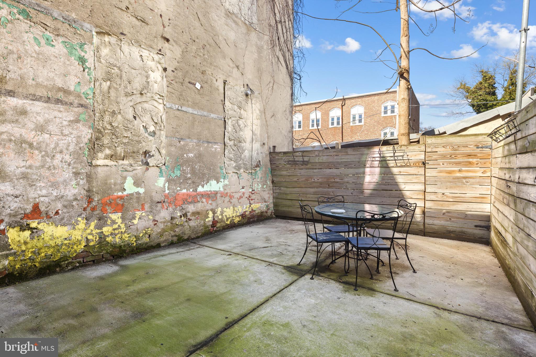 1609 W STILES STREET