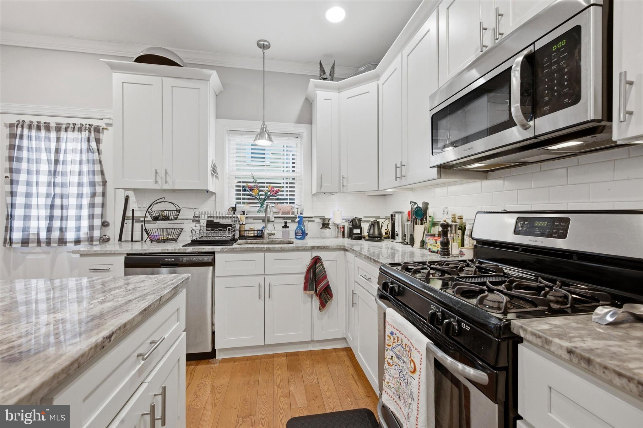 POINT BREEZE - Residential