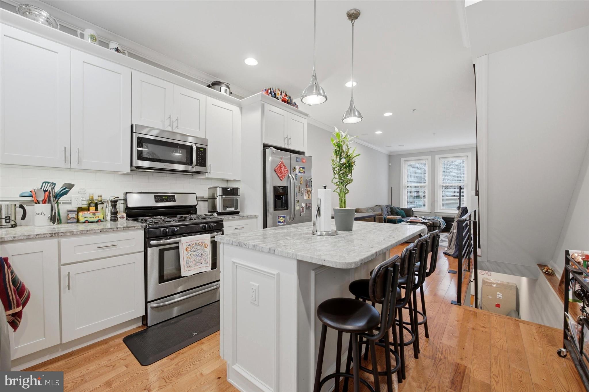 POINT BREEZE - Residential