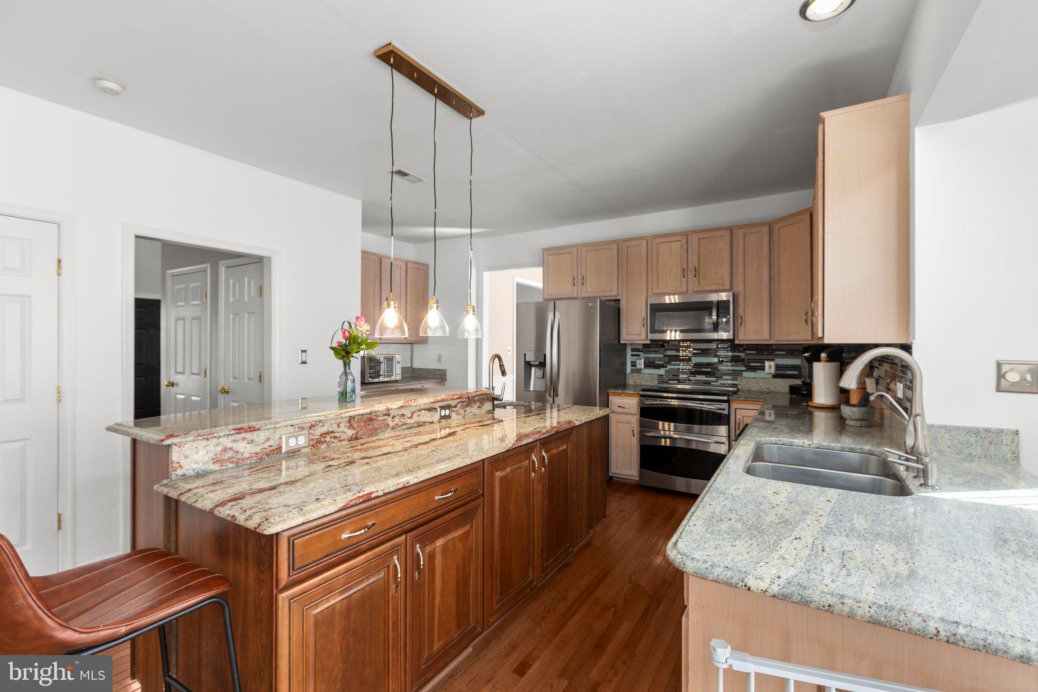 HAMPTON OAKS - Residential