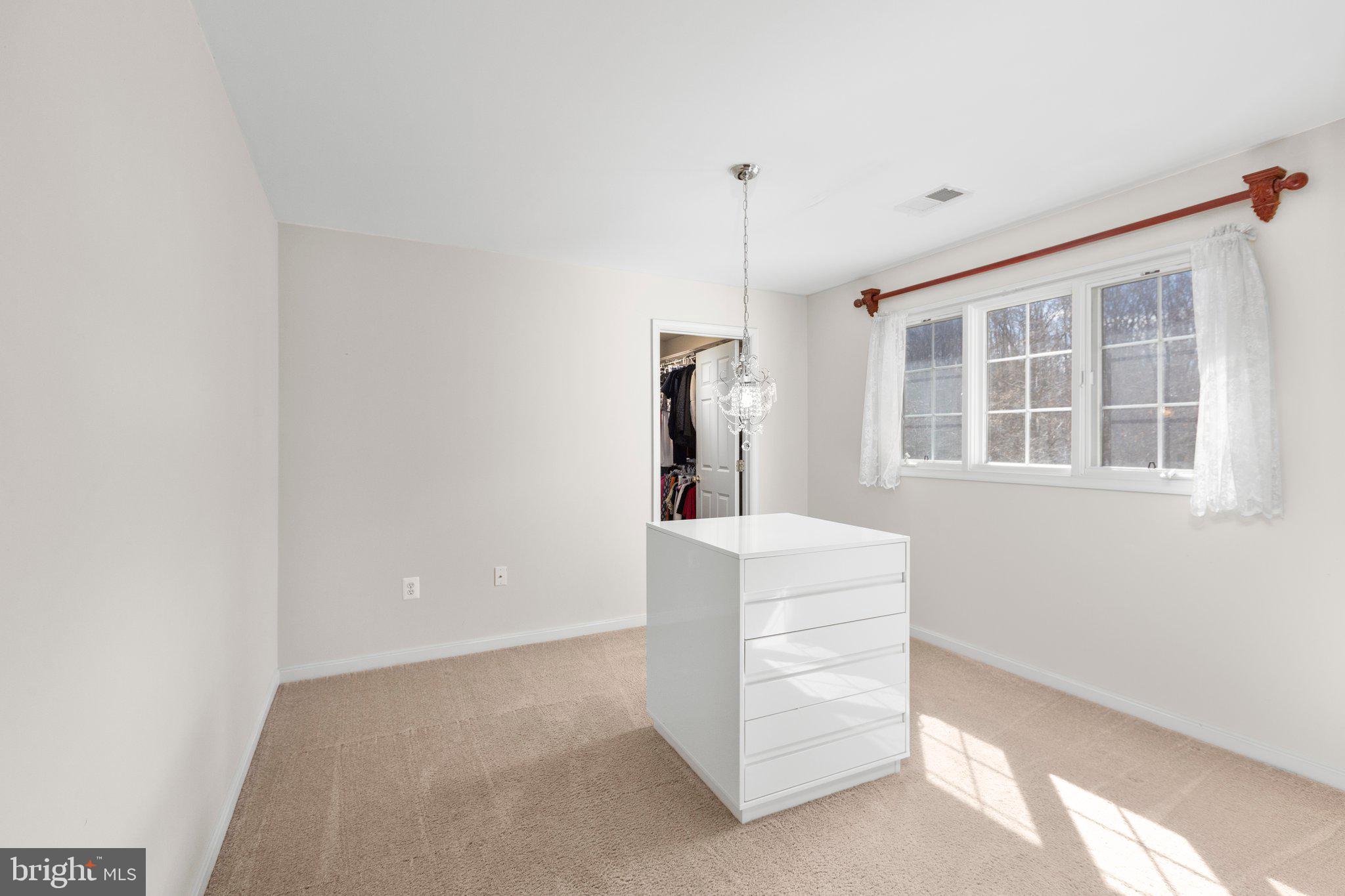 HAMPTON OAKS - Residential