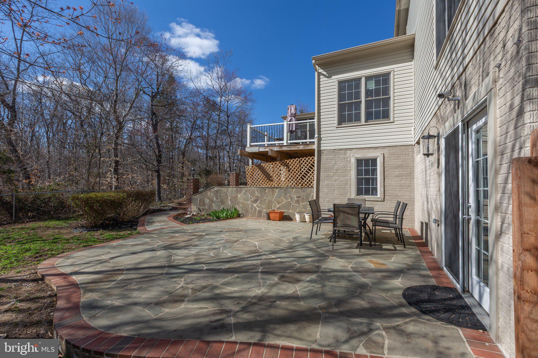 HAMPTON OAKS - Residential