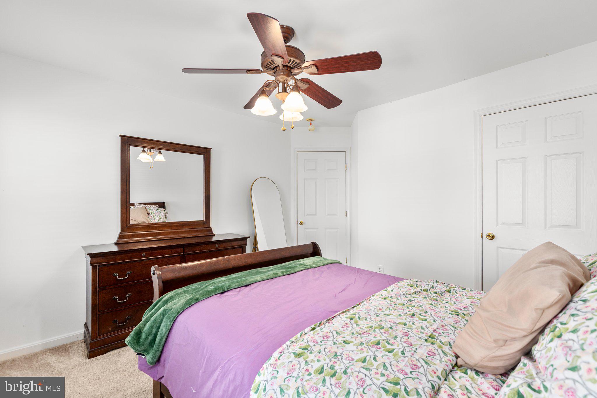 HAMPTON OAKS - Residential