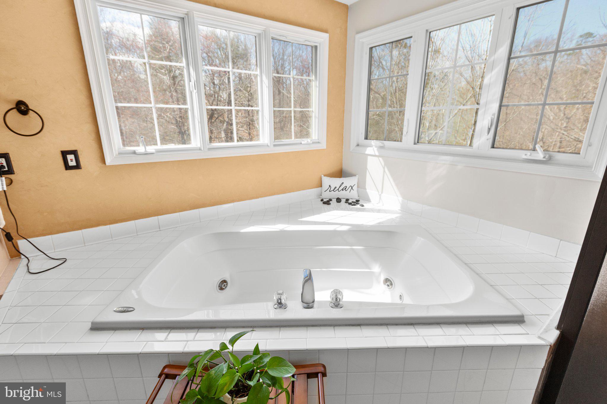 HAMPTON OAKS - Residential