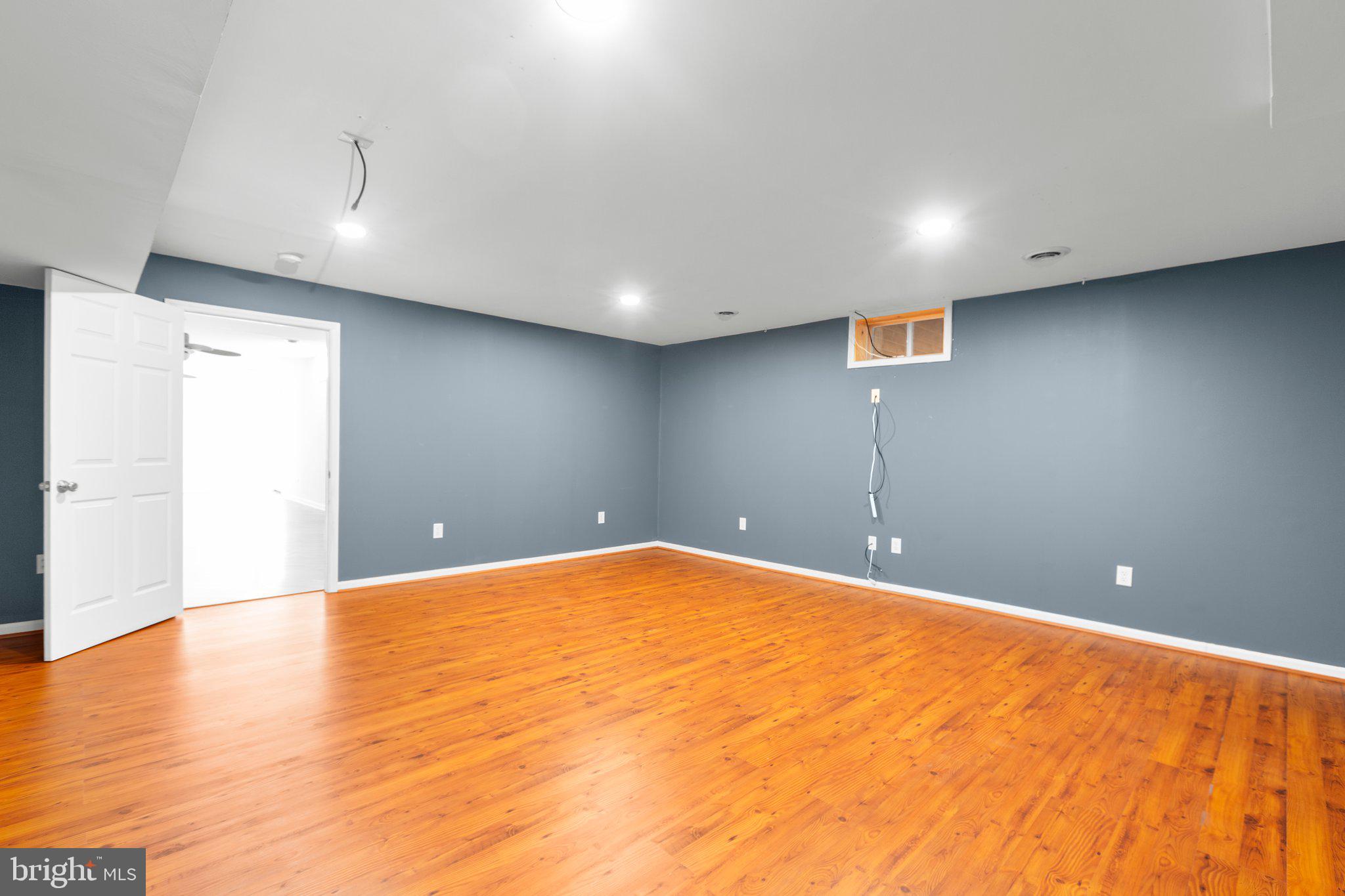 HAMPTON OAKS - Residential