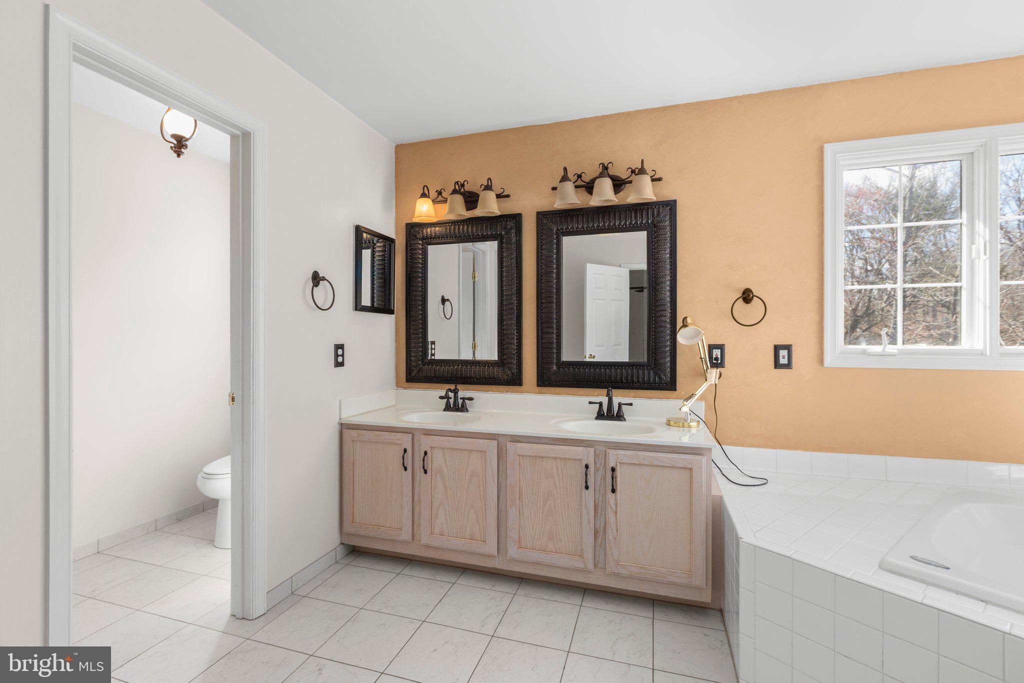 HAMPTON OAKS - Residential