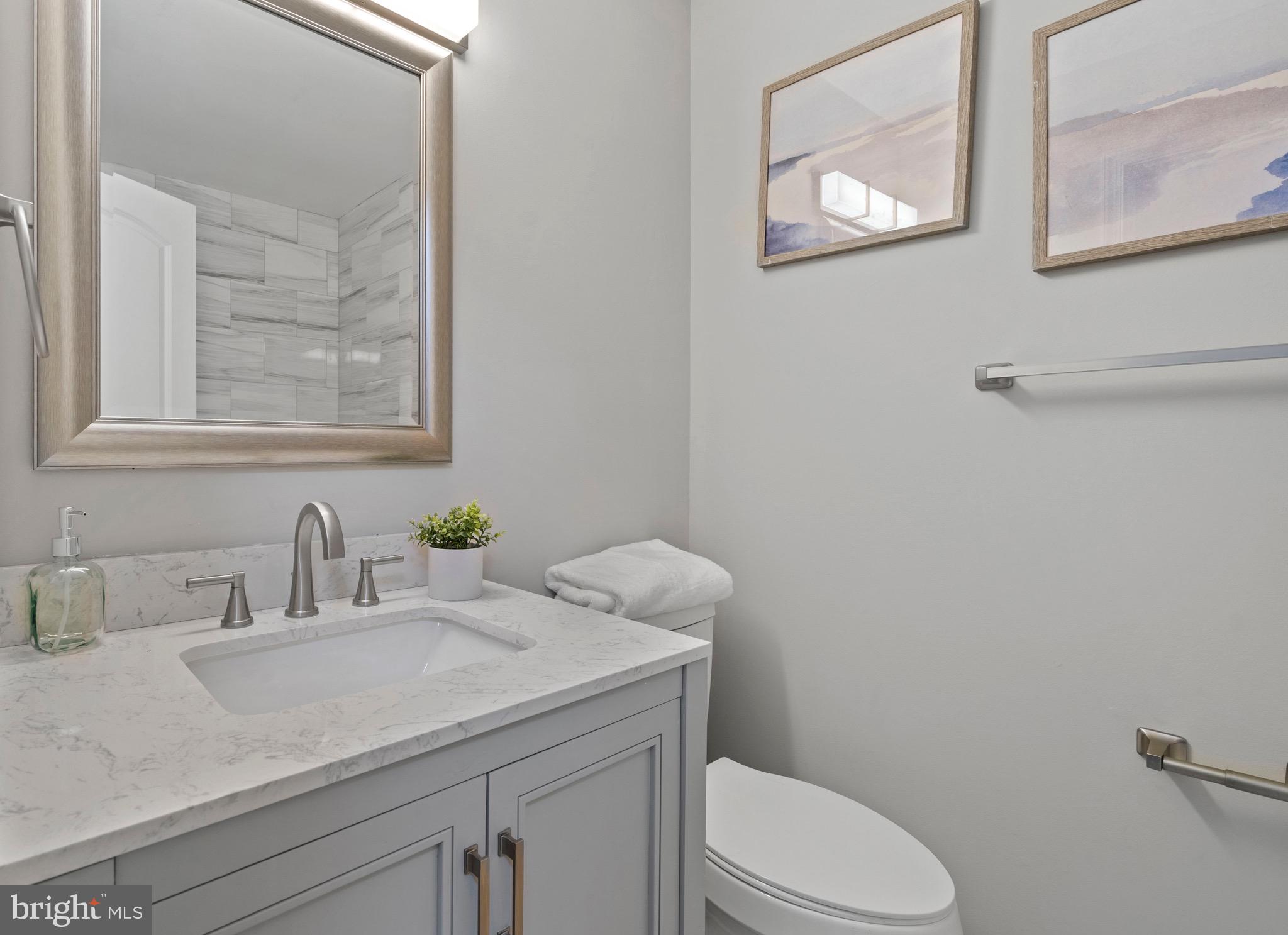 GOLDEN BEACH - Residential