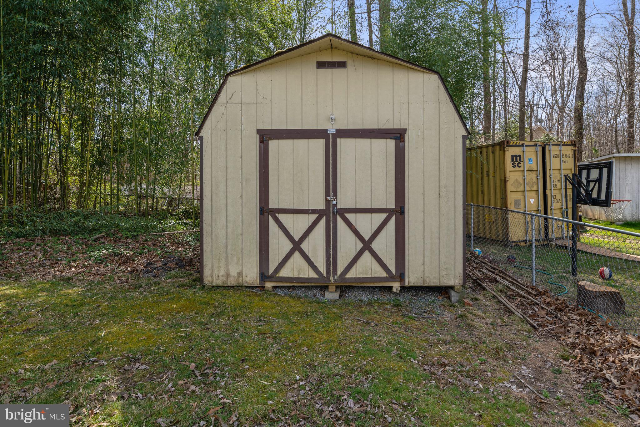 GOLDEN BEACH - Residential