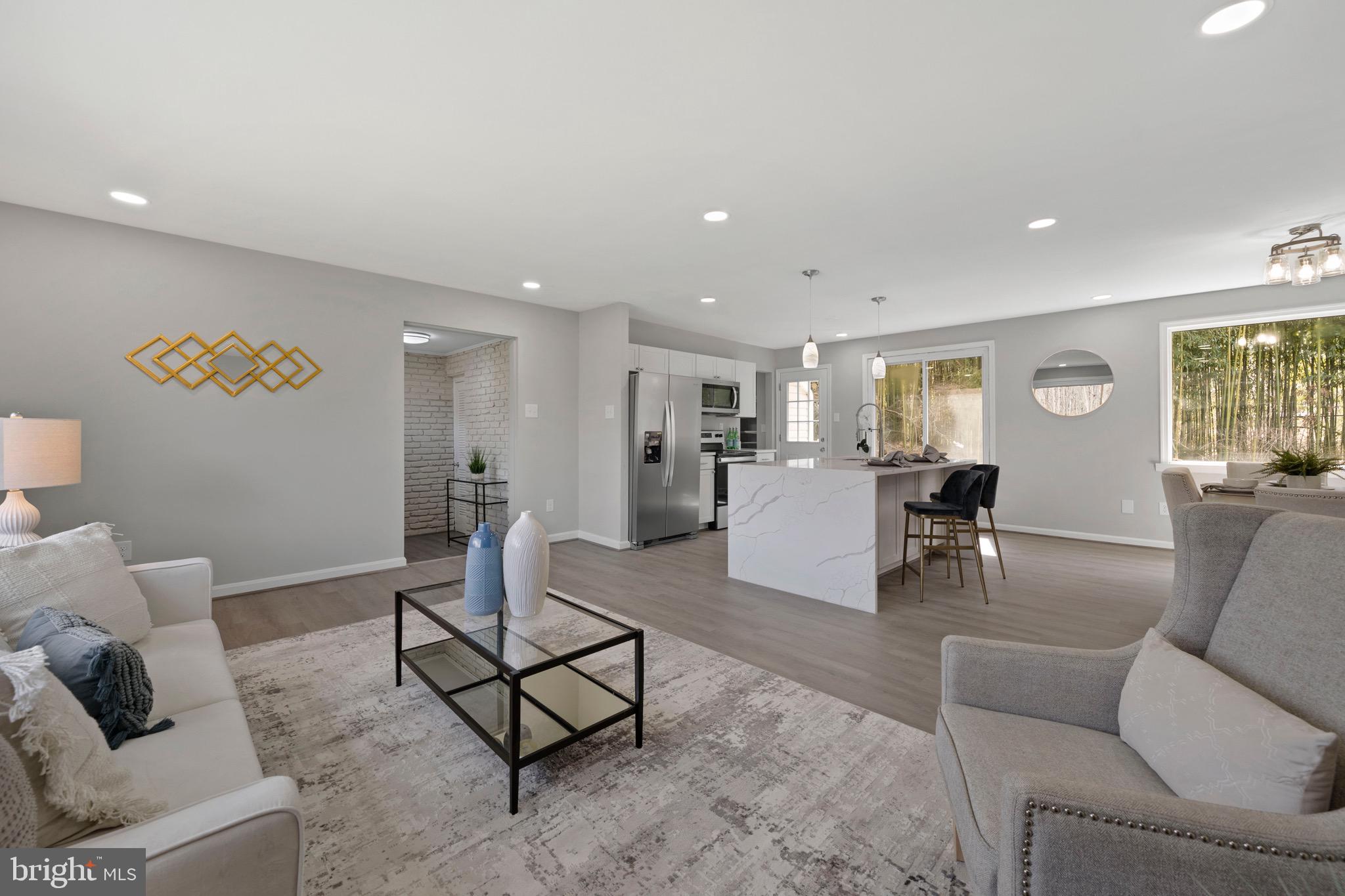 GOLDEN BEACH - Residential