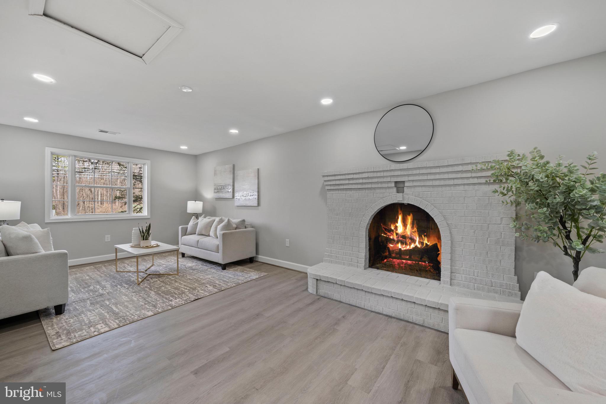 GOLDEN BEACH - Residential