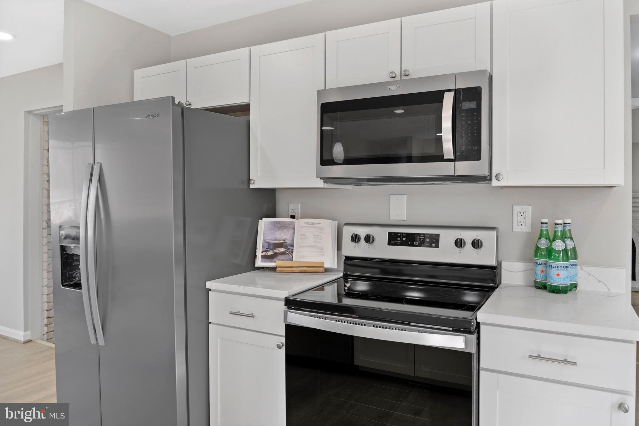 GOLDEN BEACH - Residential