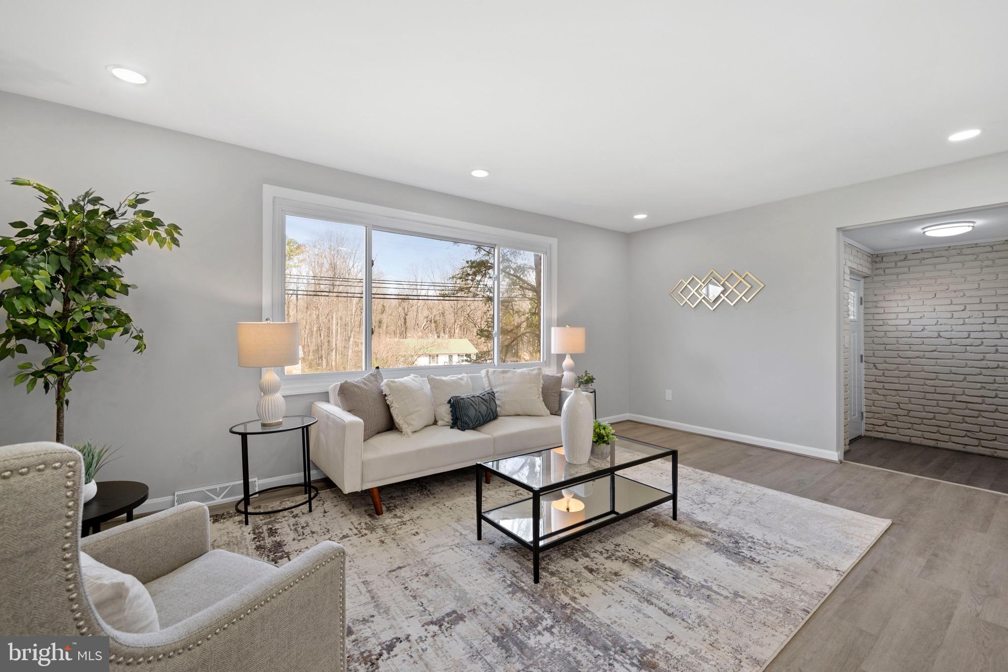 GOLDEN BEACH - Residential