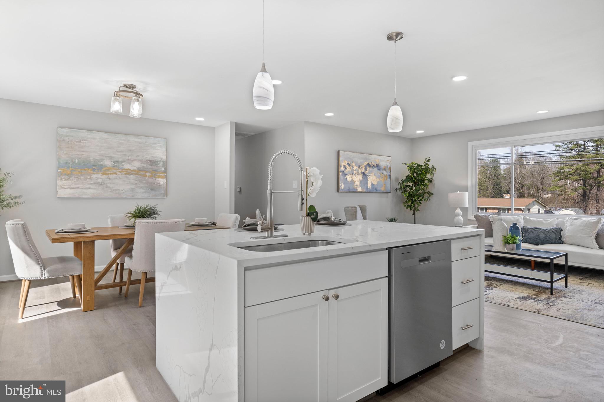 GOLDEN BEACH - Residential