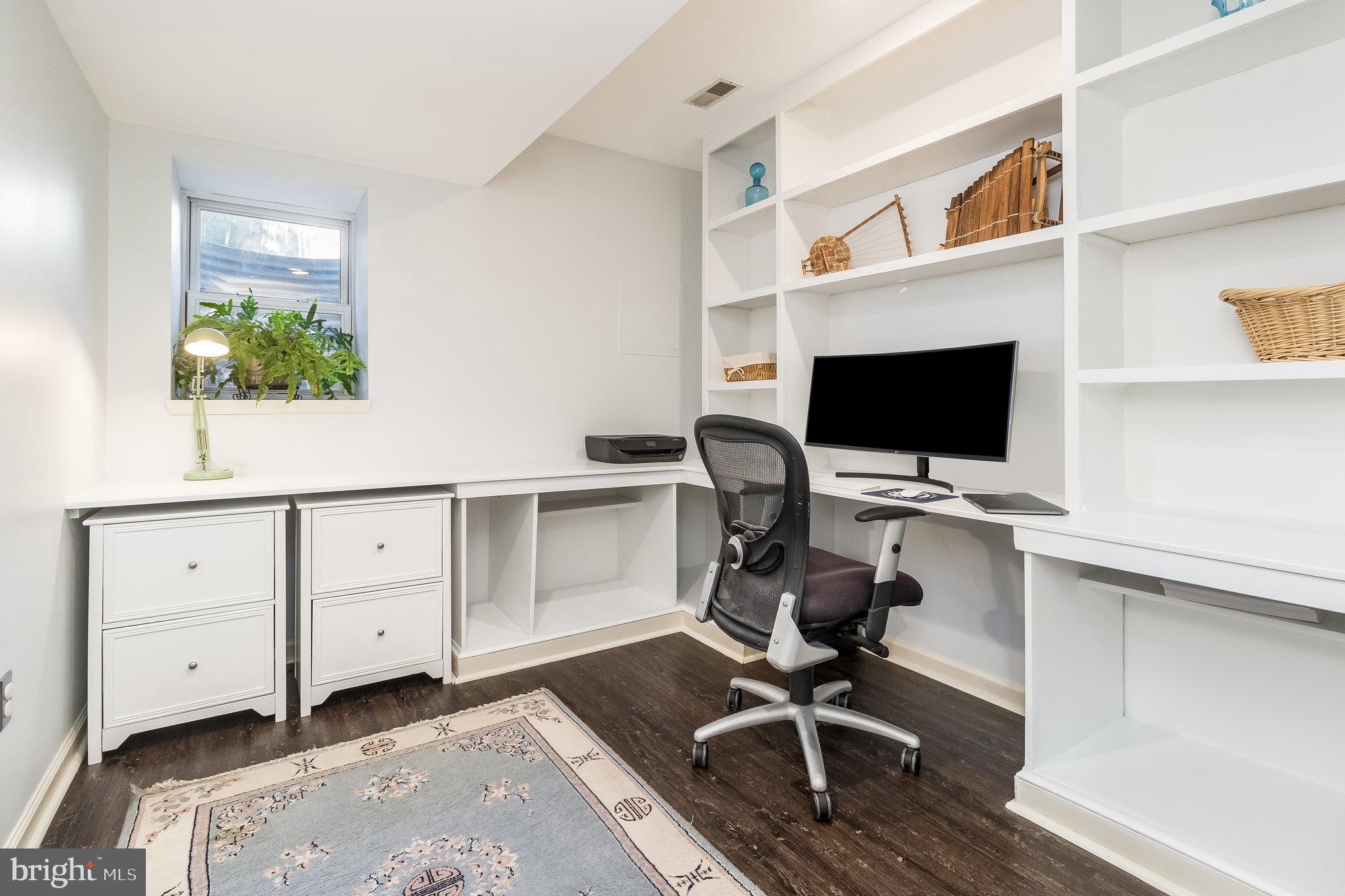 RIDGE POINTE - Residential