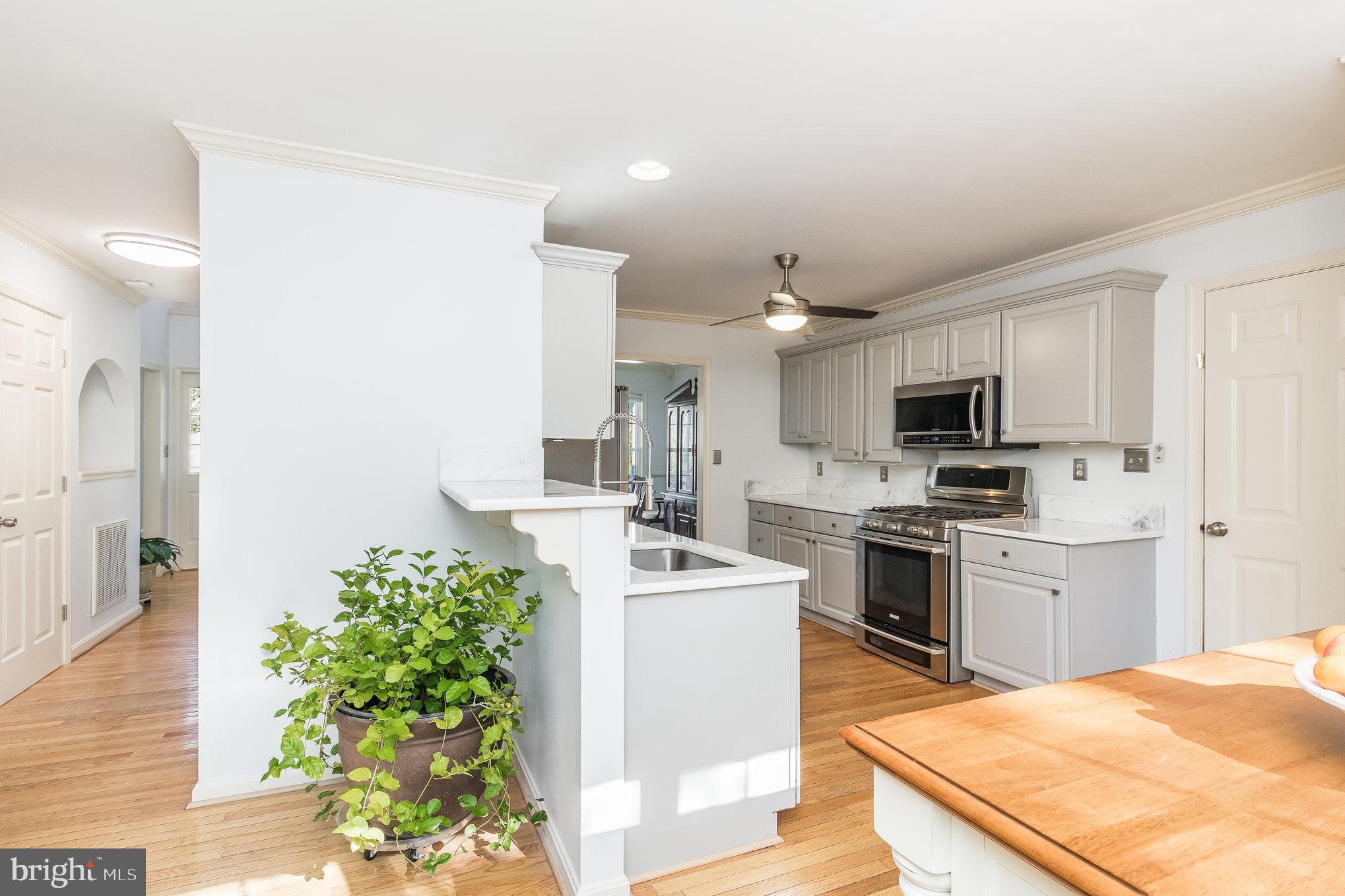 RIDGE POINTE - Residential