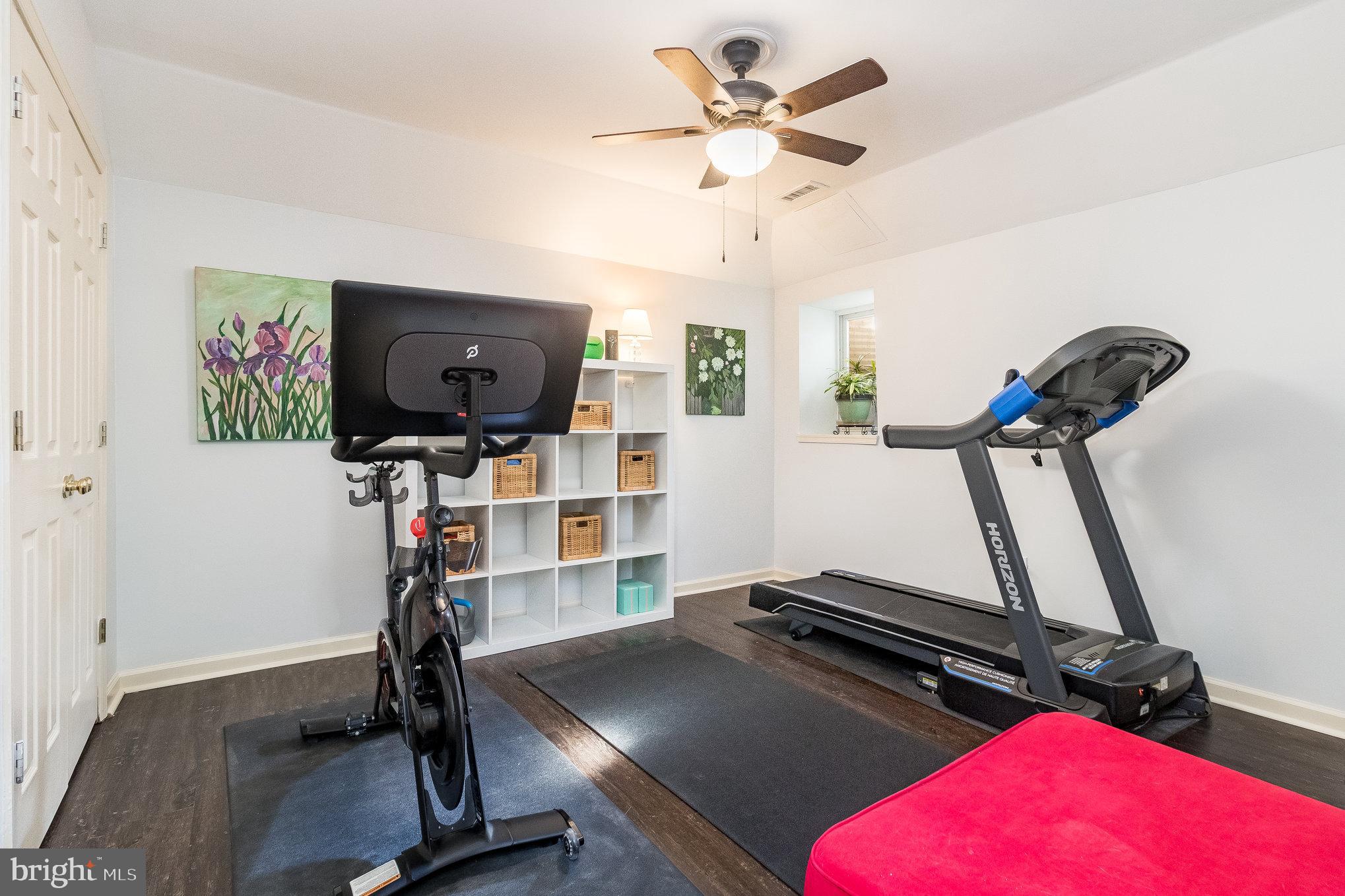 RIDGE POINTE - Residential