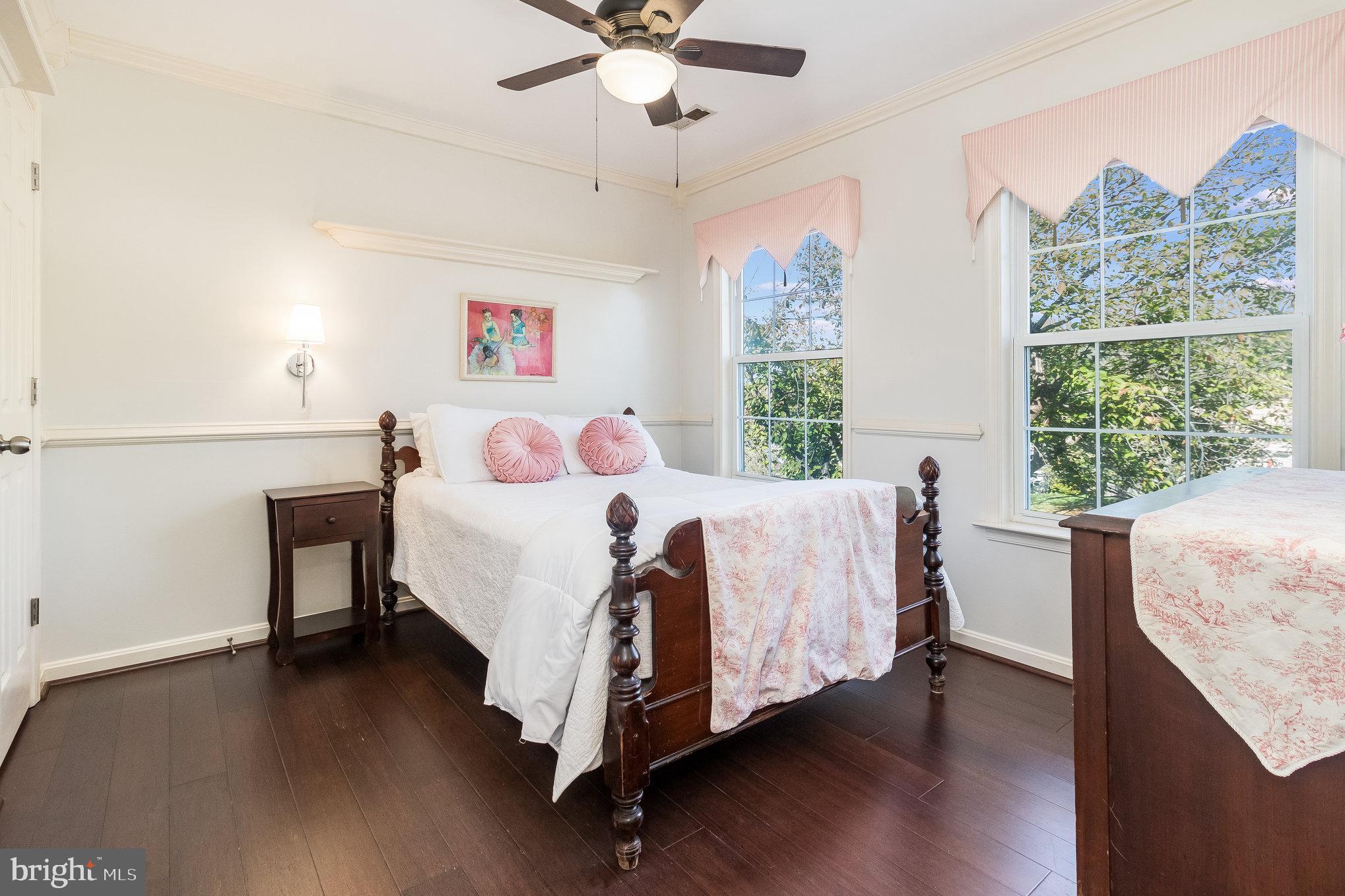 RIDGE POINTE - Residential