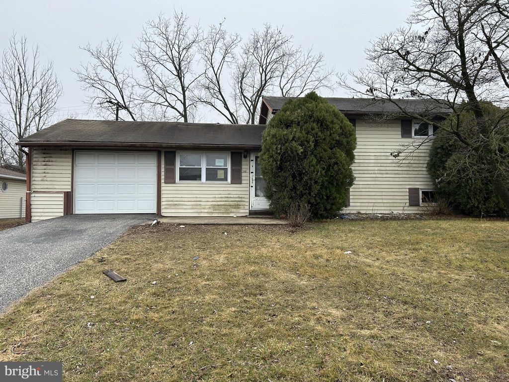 Photo of 3140 Lark Drive, YORK, PA 17404 (MLS # PAYK2098888)