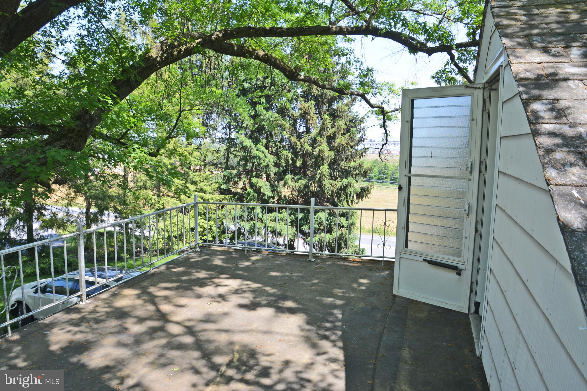 EAST HEMPFIELD TWP - Residential