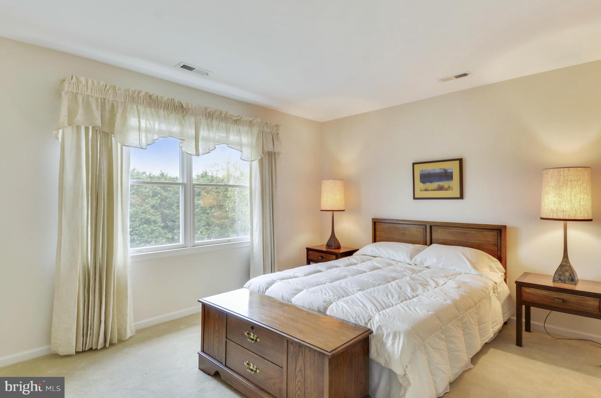 HUNT AT LAKE FAIRFAX - Residential