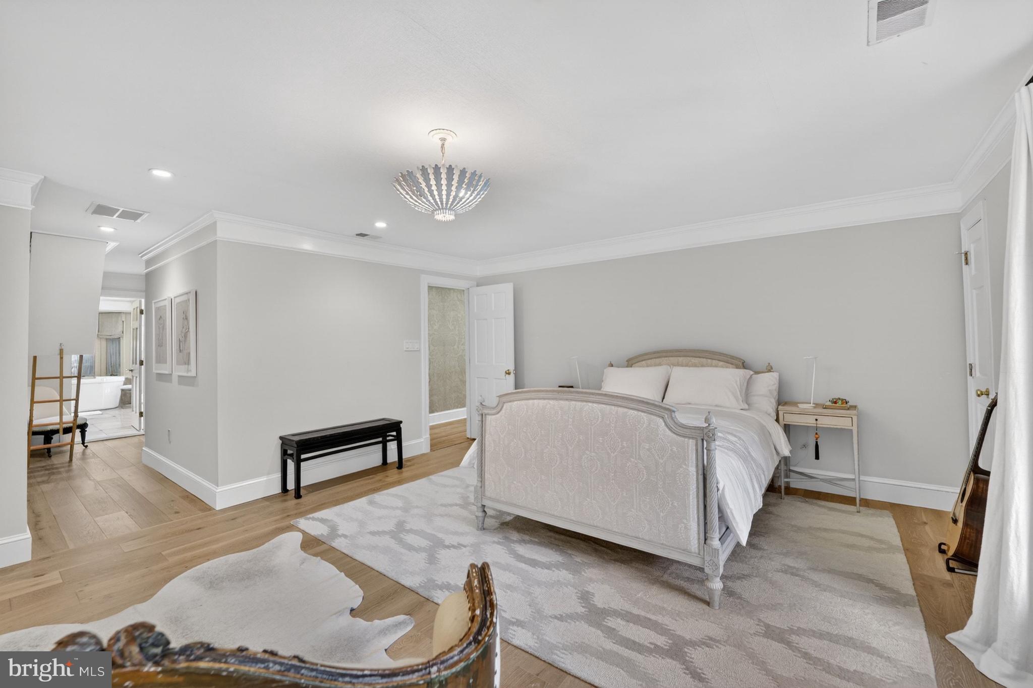 POTOMAC OUTSIDE - Residential