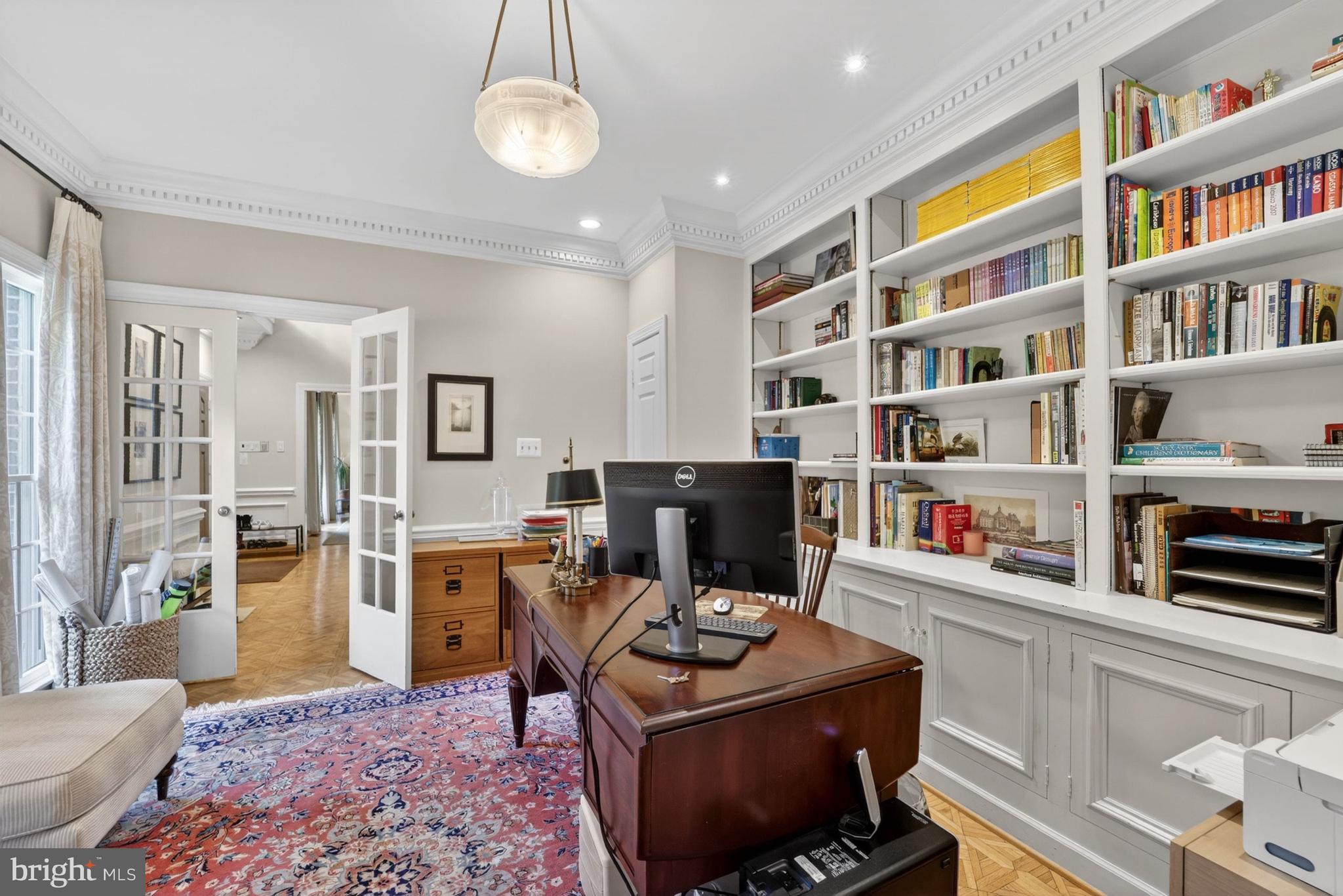POTOMAC OUTSIDE - Residential