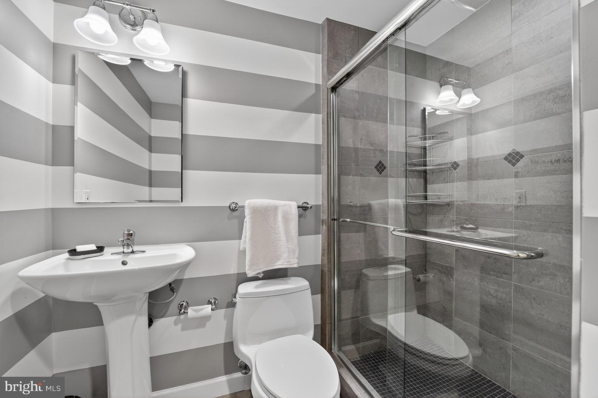 POTOMAC OUTSIDE - Residential