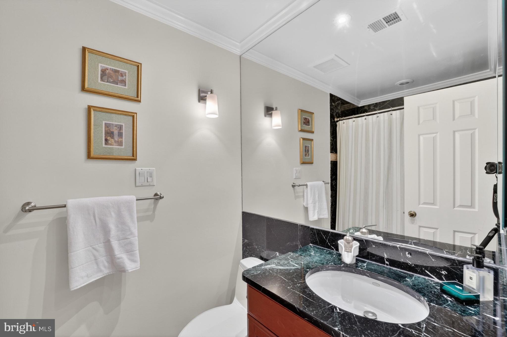POTOMAC OUTSIDE - Residential