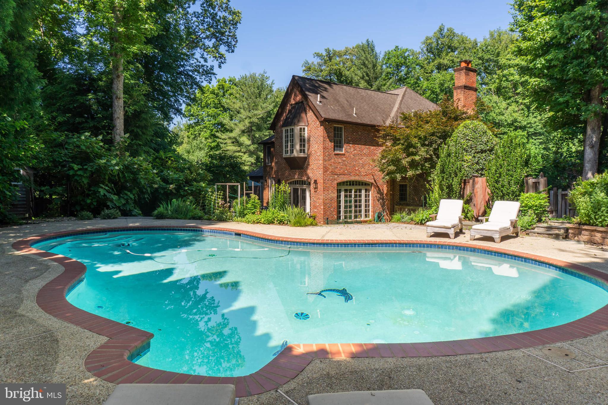 POTOMAC OUTSIDE - Residential
