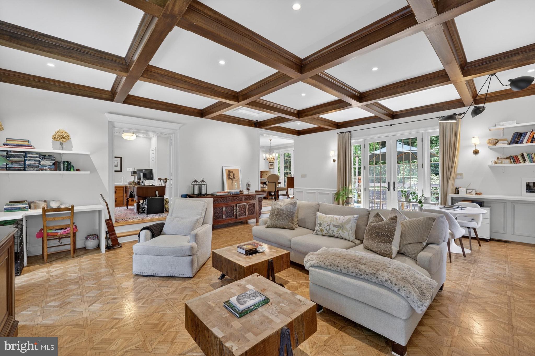 POTOMAC OUTSIDE - Residential