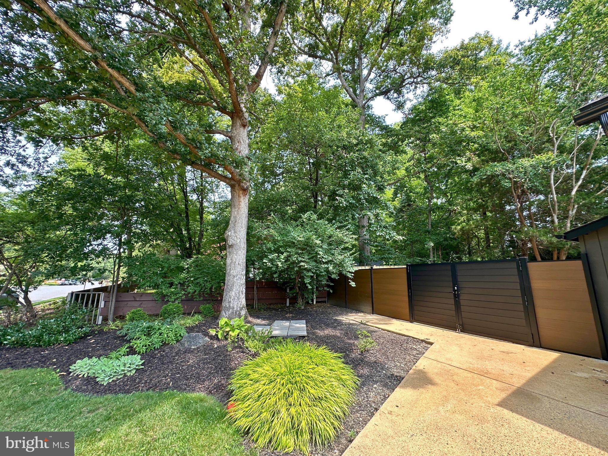 5359 BLACK OAK DRIVE