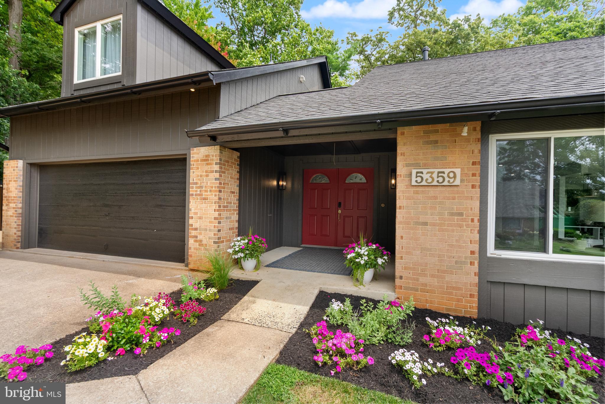 5359 BLACK OAK DRIVE