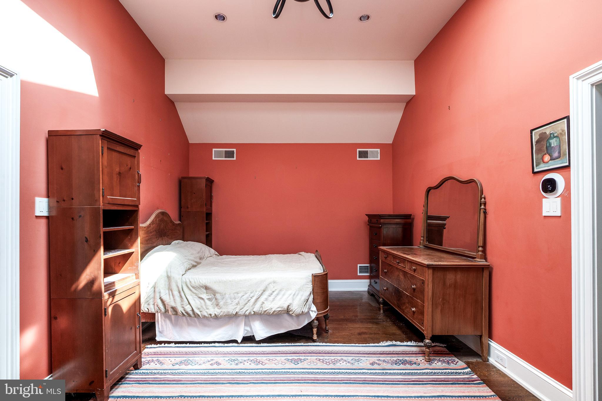 SCHOOL LANE HILLS - Residential